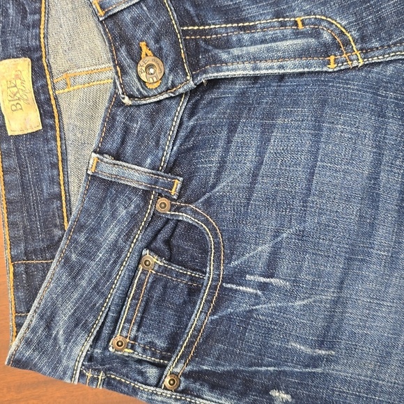 BKE Culture Women's 29 X 35.5 Blue Jeans with Distressed Pockets - Picture 3 of 7